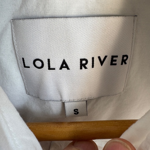 Lola River Women's Long Sleeve Button Up Semi-Sheer Layering Blouse White Size S - Picture 3 of 13